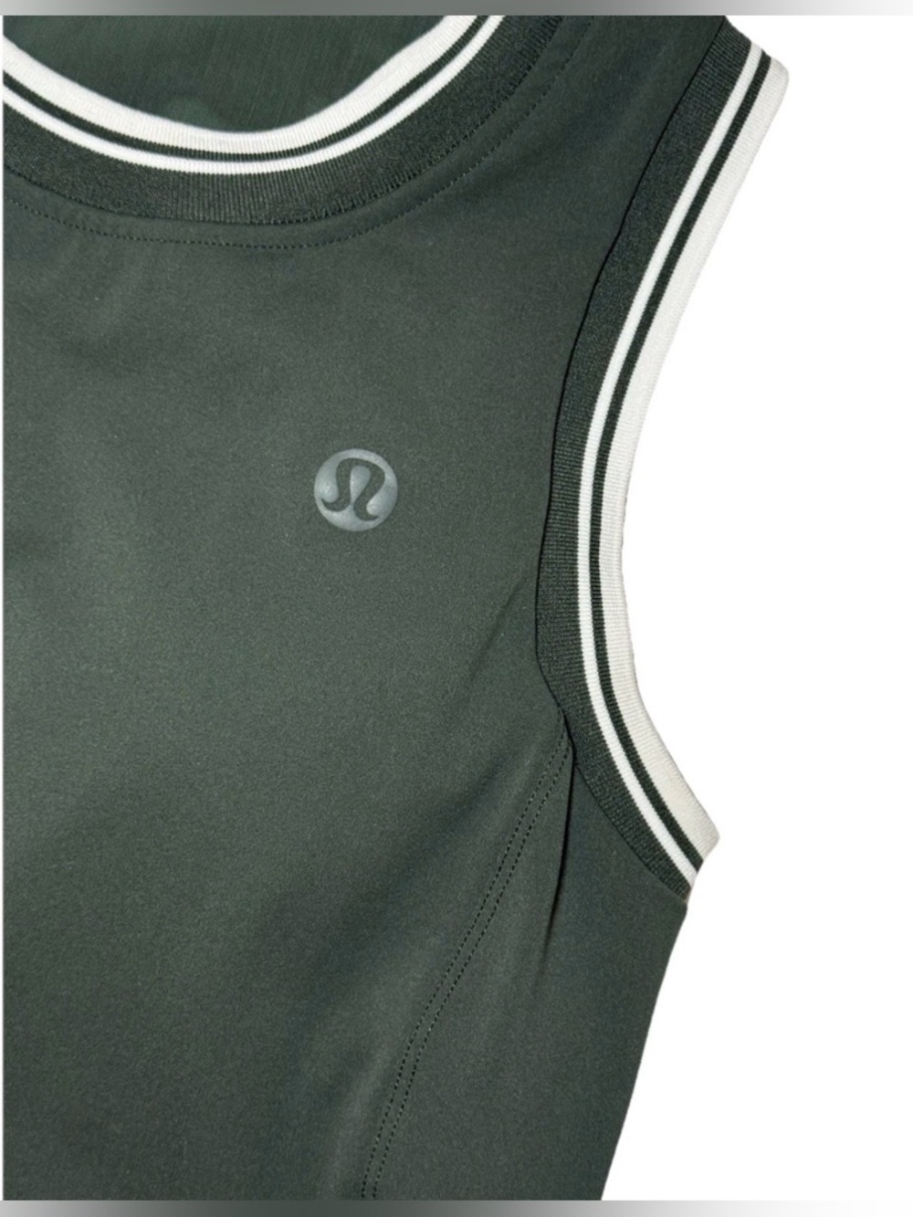 Lululemon Varsity Scoop Neck Cropped Tennis Tank Legacy Green Sz 2? Pads No Tags - Picture 3 of 6